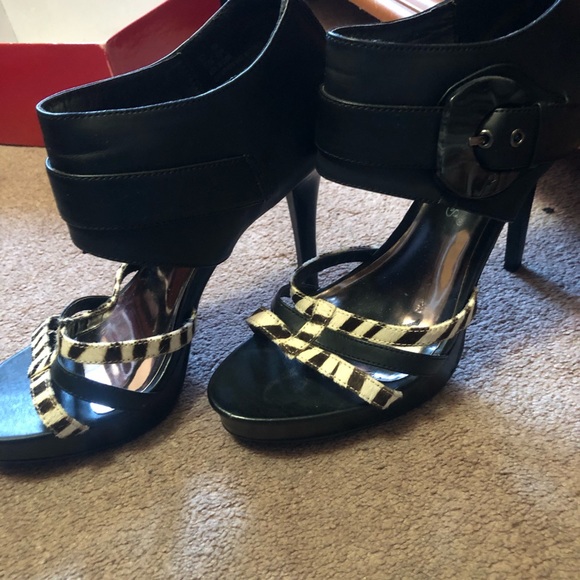 Black/ off white  stiletto    Made by Two Lips size 10 - Picture 2 of 3